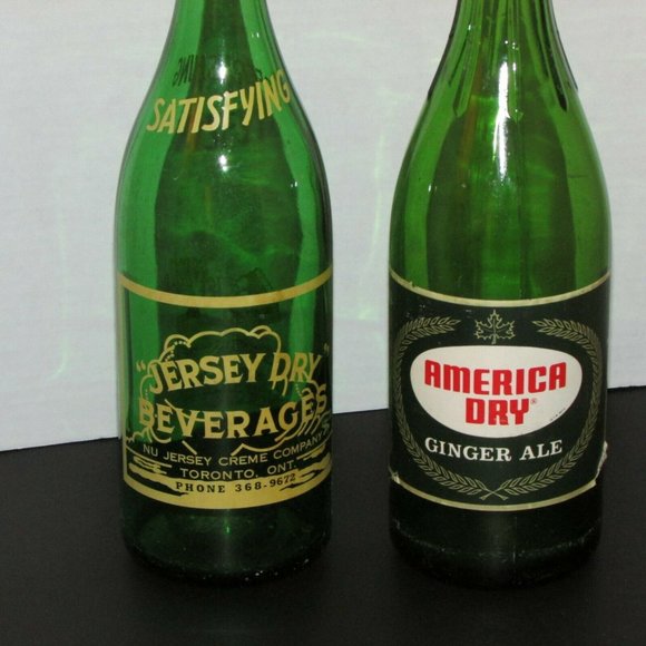 2 Vintage Soda Pop Bottles JERSEY DRY AMERICA DRY GINGER ALE 30 oz Green Glass - Picture 9 of 12